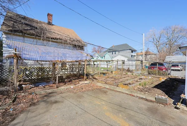 $239,900 | 22 Camp Street, Worcester, MA 01603