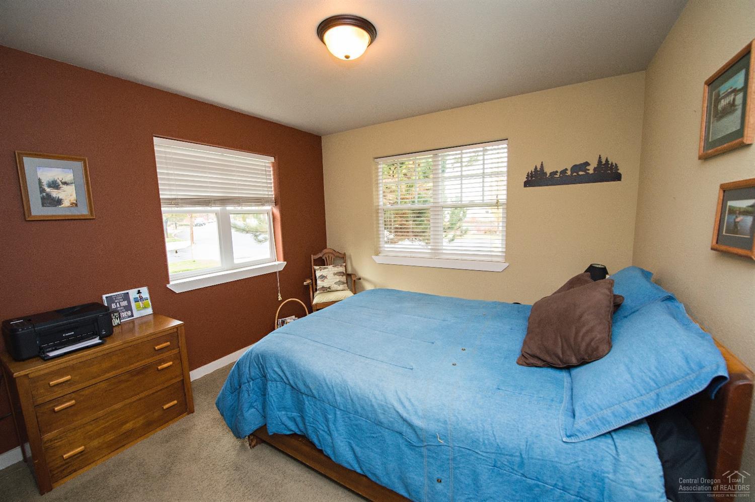 1065 Northwest Rimrock Drive Redmond, OR 97756 - Photo 17 of 23 Gallery Image 17