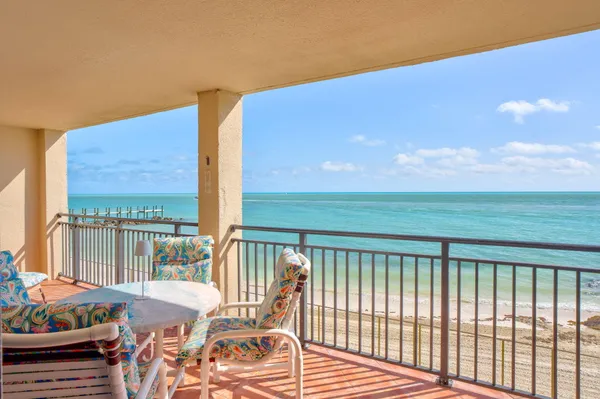 $755,000 | 1001 West Ocean Drive, Unit 1204, Key Colony Beach, FL 33051