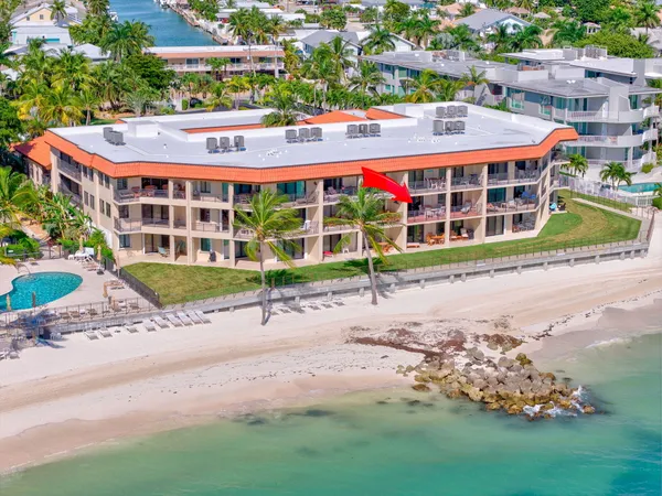 $755,000 | 1001 West Ocean Drive, Unit 1204, Key Colony Beach, FL 33051