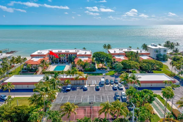 $755,000 | 1001 West Ocean Drive, Unit 1204, Key Colony Beach, FL 33051