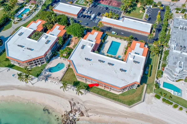 $755,000 | 1001 West Ocean Drive, Unit 1204, Key Colony Beach, FL 33051