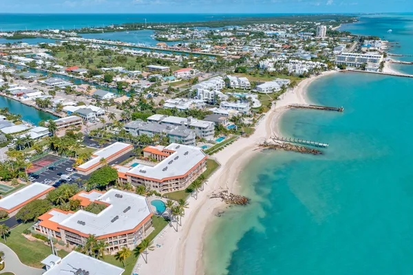 $755,000 | 1001 West Ocean Drive, Unit 1204, Key Colony Beach, FL 33051