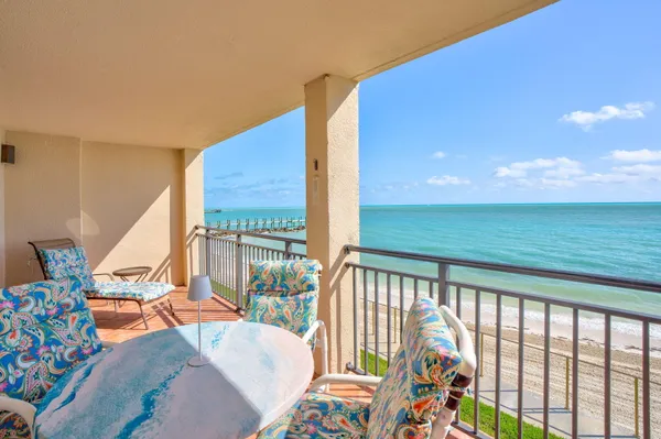 $755,000 | 1001 West Ocean Drive, Unit 1204, Key Colony Beach, FL 33051