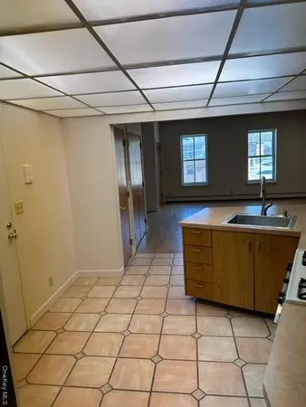 $1,725 | 528 Main Street, Beacon, NY 12508