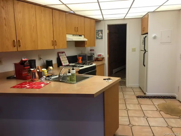 $1,725 | 528 Main Street, Beacon, NY 12508