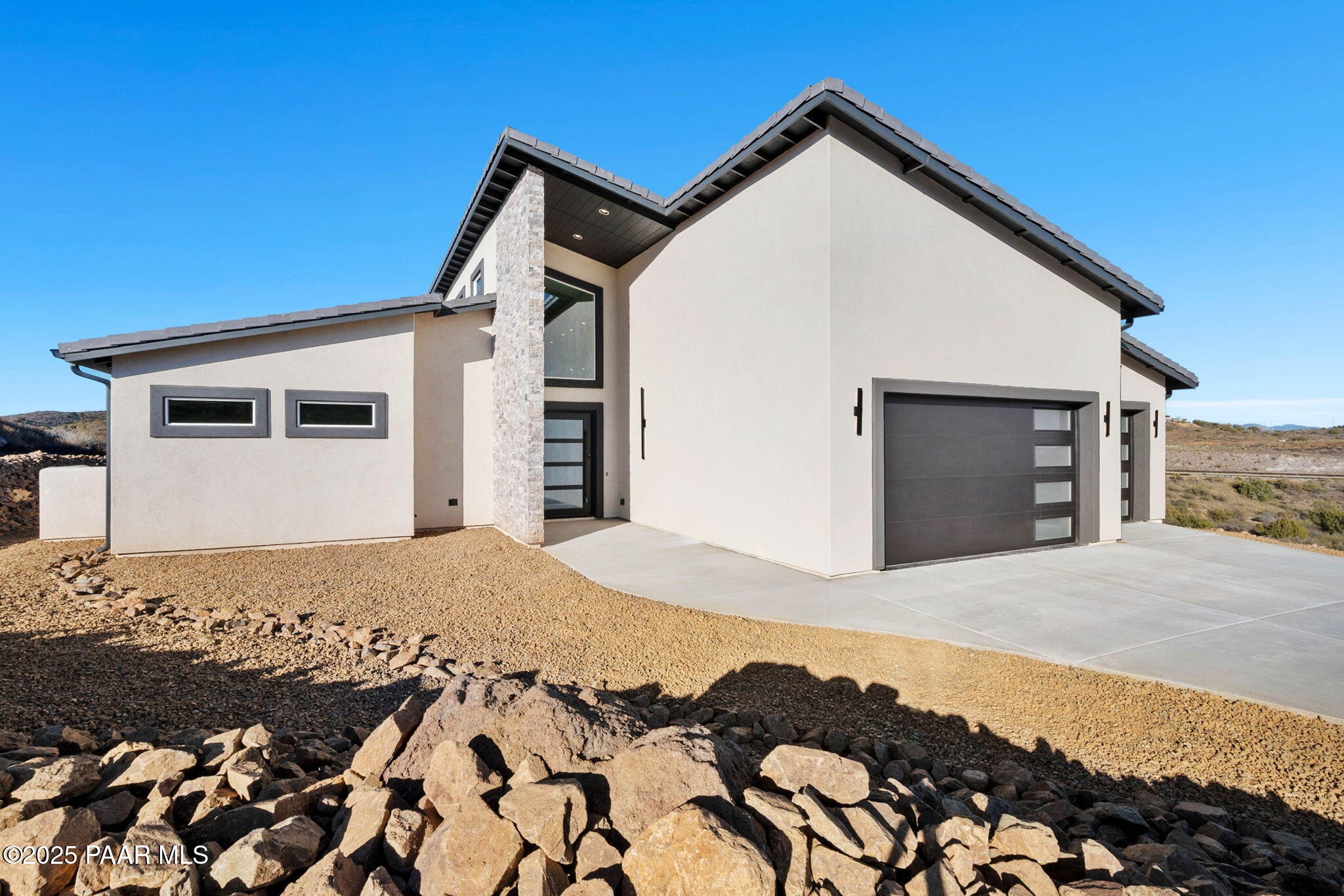 15860 East Broken Bit Road Mayer, AZ 86333 - Photo 6 of 41 6-Front (2)