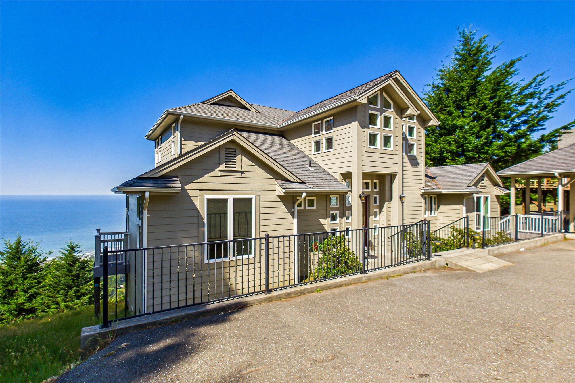 195 Parsons Road Whitethorn, CA 95589 - Photo 6 of 86