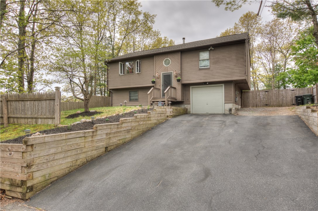 10 Ridge Avenue Coventry, RI 02816 - Photo 1 of 29 Gallery Image 1