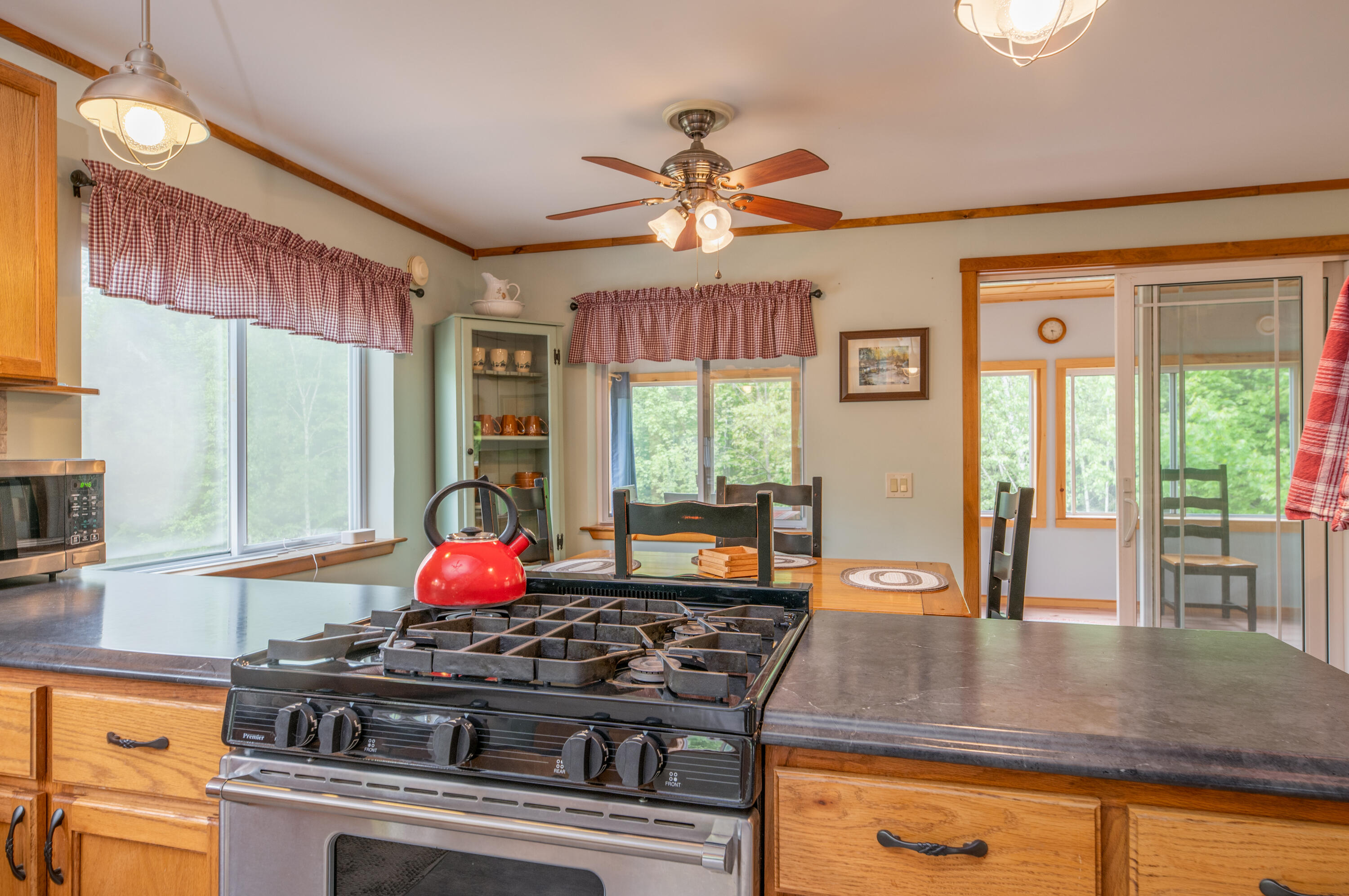 115 Weatherbee Pt Road Lincoln, ME 04457 - Photo 7 of 31 Interior6