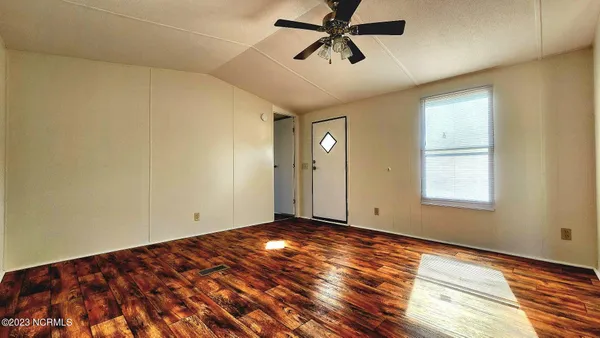 $950 | 1309 13th Street, Midway Park, NC 28544