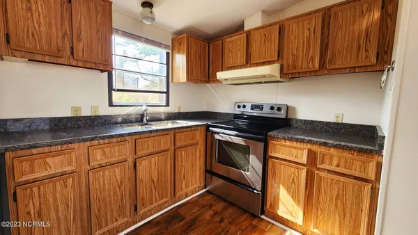 $950 | 1309 13th Street, Midway Park, NC 28544