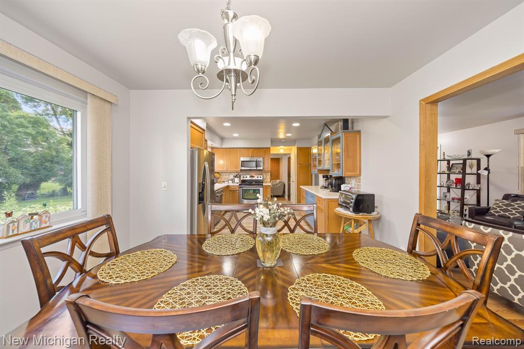 4994 Stoddard Drive Troy, MI 48085 - Photo 5 of 26
