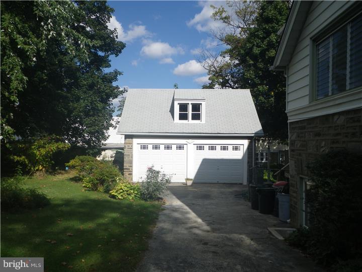 7203 Hilltop Road Upper Darby, PA 19082 - Photo 3 of 11 Garage