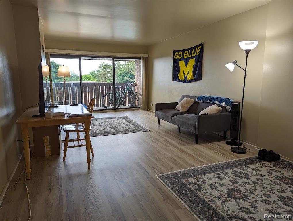 1315 South Maple Road, Unit 305 Ann Arbor, MI 48103 - Photo 11 of 14