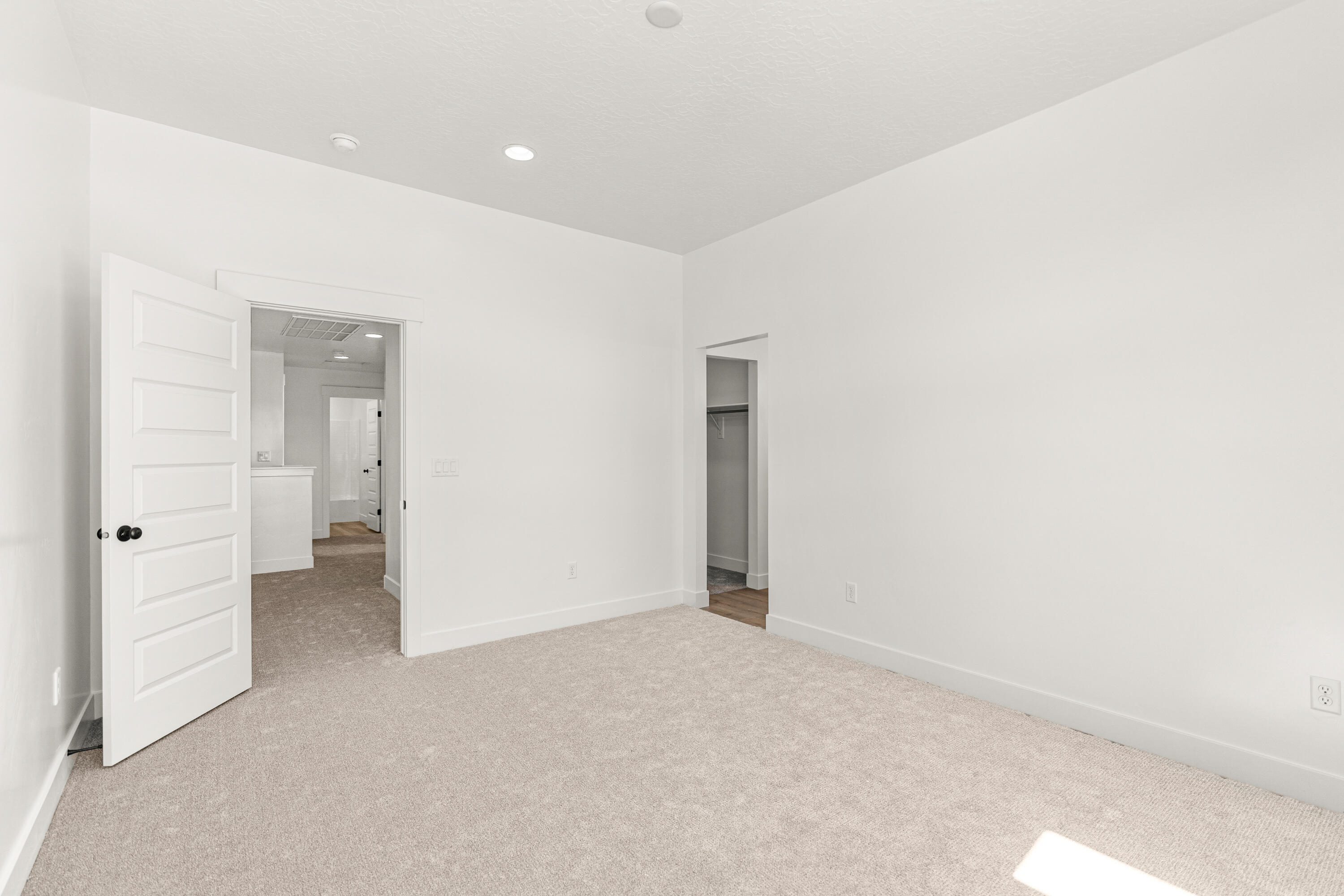 318 Southern View Street St. George, UT 84790 - Photo 12 of 25 DSC04931