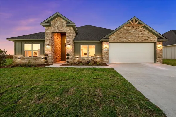 $582,000 | 1337 Red Rock Road, Hewitt, TX 76643