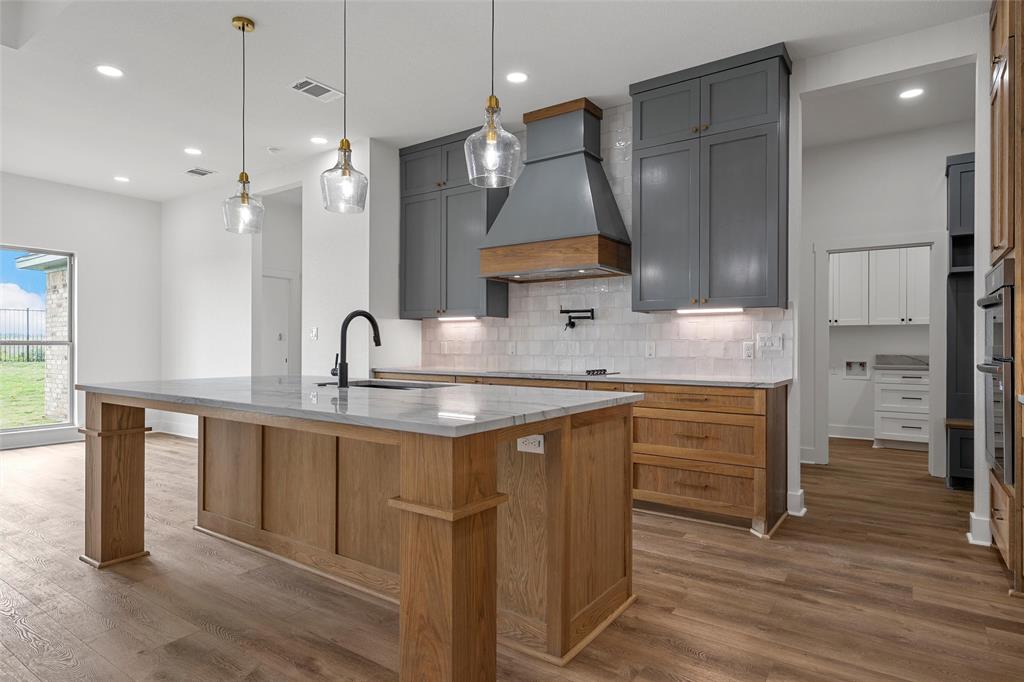 1337 Red Rock Road Hewitt, TX 76643 - Photo 7 of 37