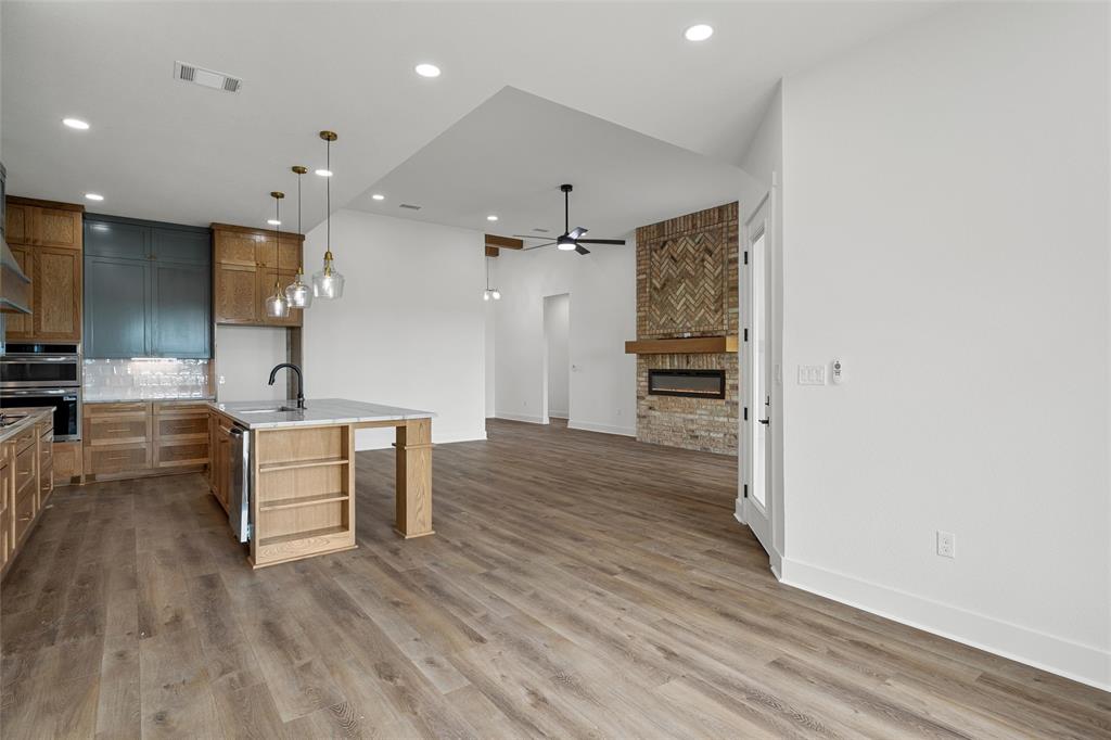 1337 Red Rock Road Hewitt, TX 76643 - Photo 10 of 37