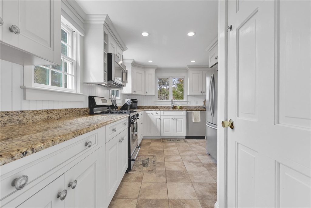 298 Chippingstone Road Chatham, MA 02633 - Photo 14 of 36