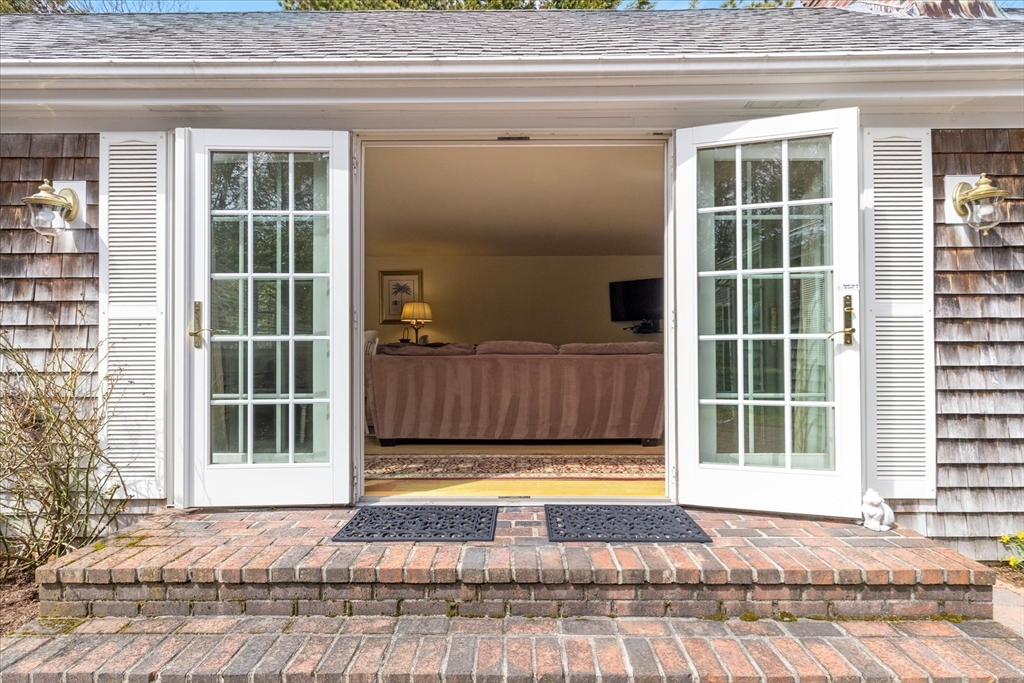 298 Chippingstone Road Chatham, MA 02633 - Photo 6 of 36