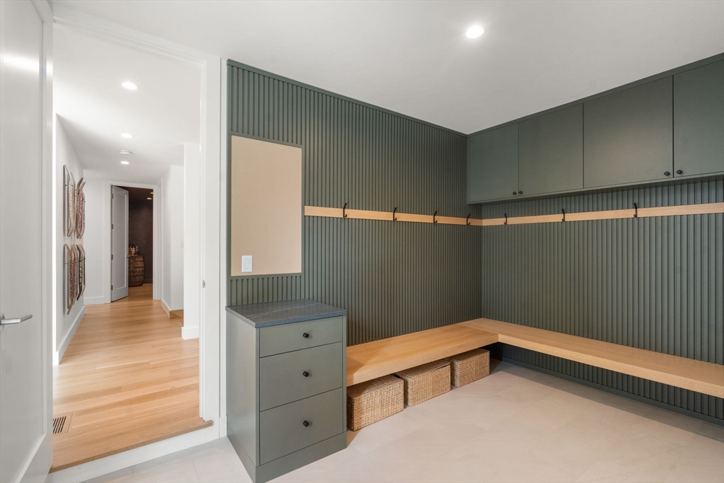 21 White Oak Road Newton, MA 02468 - Photo 7 of 42