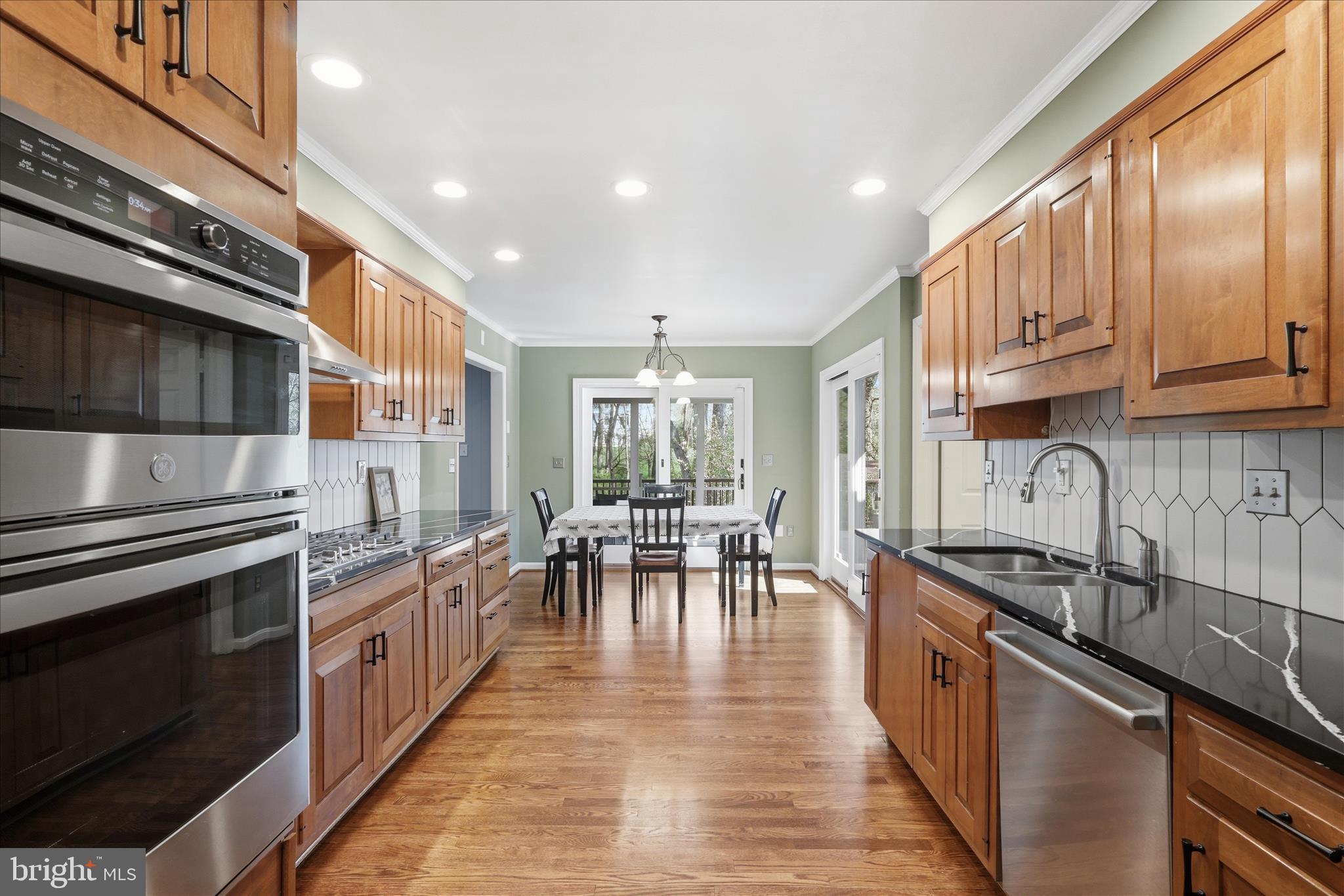 9708 Spring Ridge Lane Vienna, VA 22182 - Photo 8 of 56