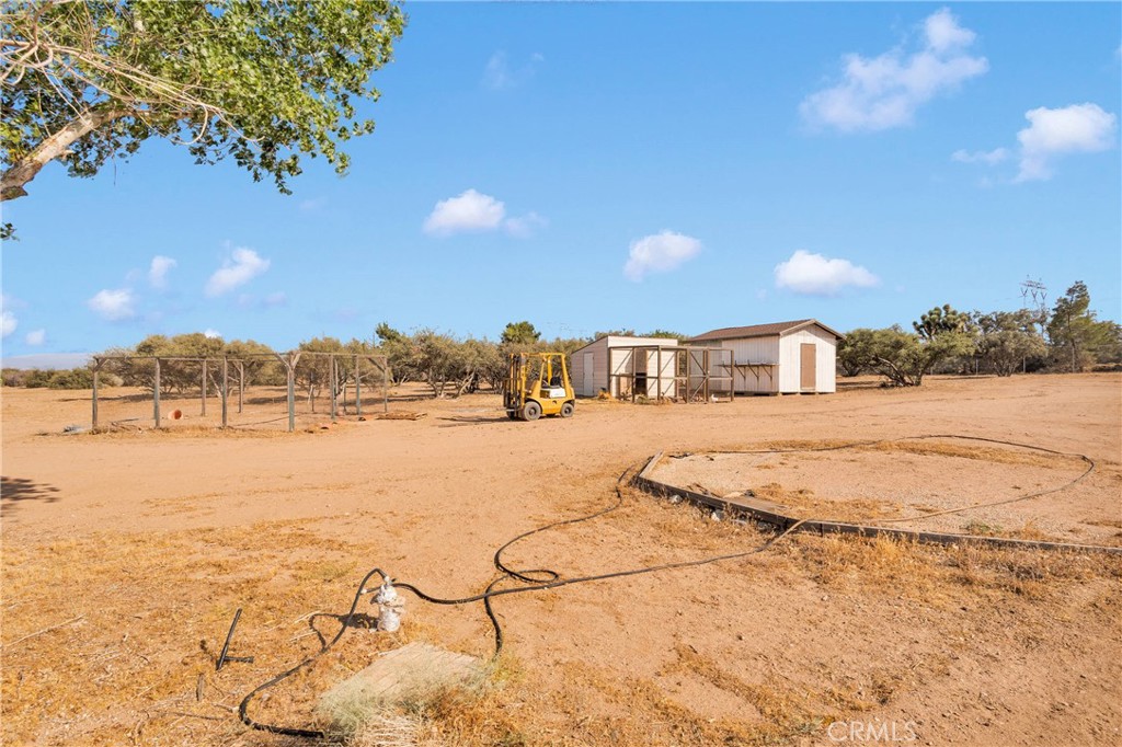 8381 White Road Phelan, CA 92371 - Photo 47 of 59
