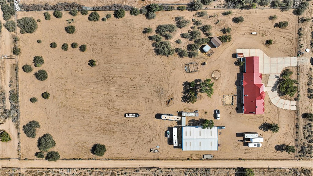 8381 White Road Phelan, CA 92371 - Photo 54 of 59 a bathroom with a bathtub and a shower