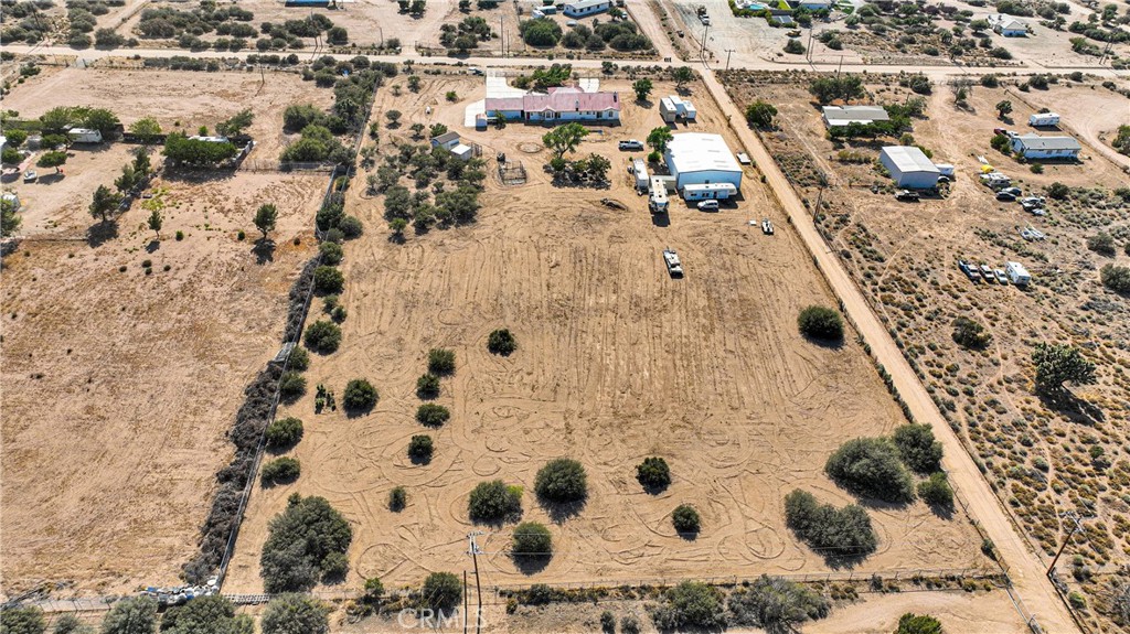8381 White Road Phelan, CA 92371 - Photo 55 of 59 walk in view of bathroom