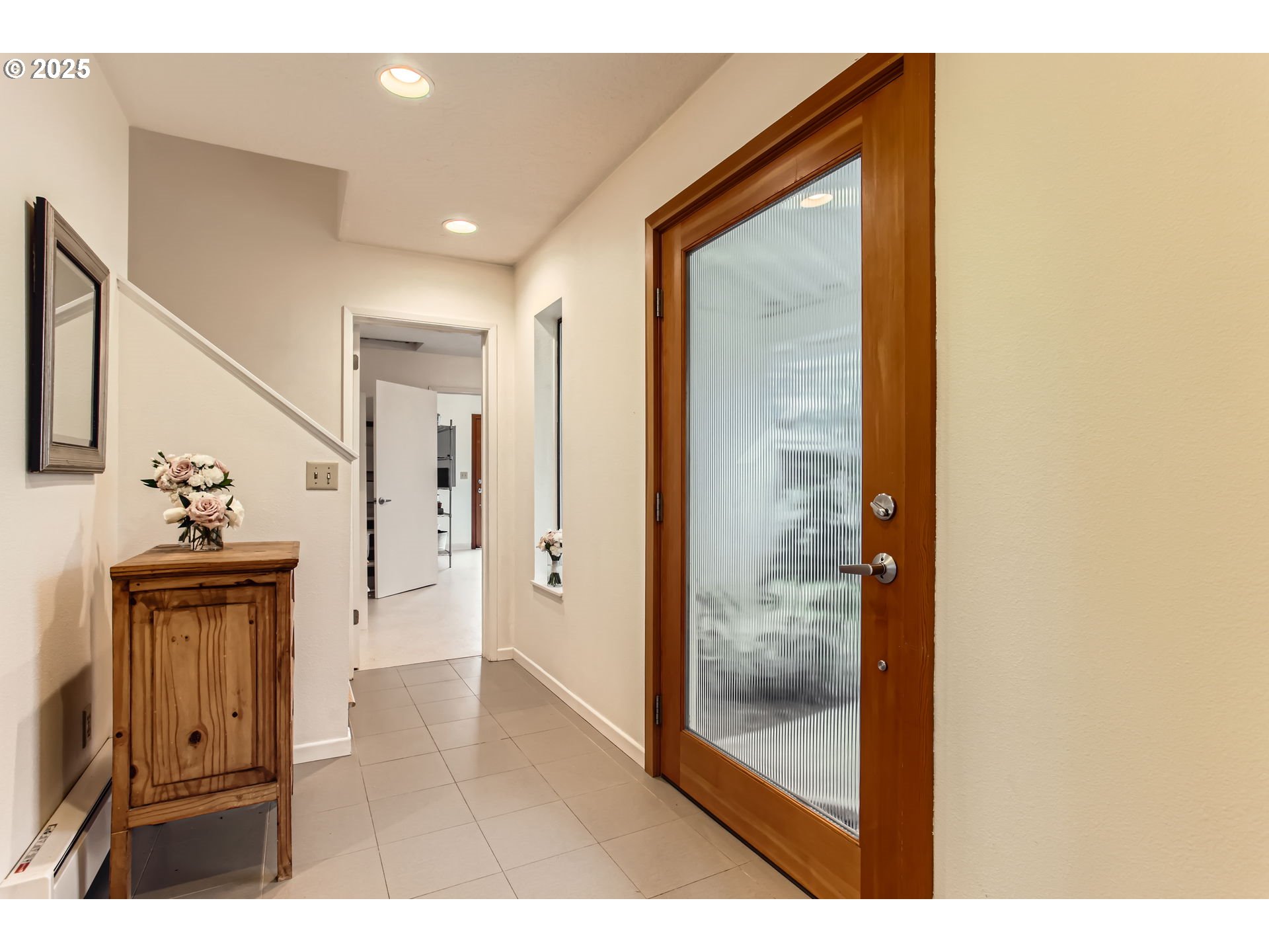 24347 Northwest Reeder Road Portland, OR 97231 - Photo 7 of 40 Entrance/Foyer