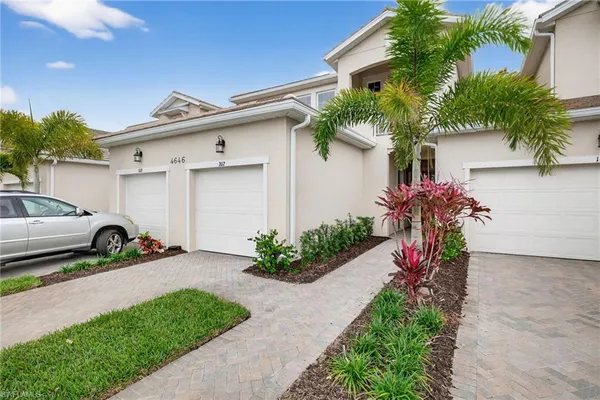 $439,000 | 4646 Arboretum Circle, Unit 202, Naples, FL 34112