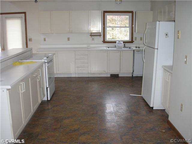 7050 Ledo Road Moseley, VA 23120 - Photo 7 of 12 Kitchen