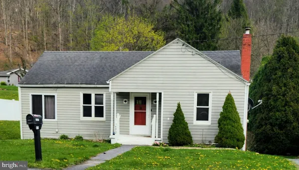 $1,300 | 172 Raystown Road, Everett, PA 15537