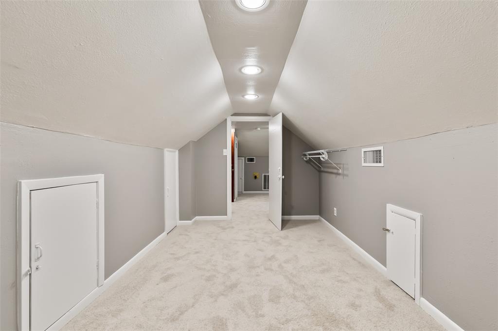 4206 Somerville Avenue Dallas, TX 75206 - Photo 16 of 26 a view of entryway