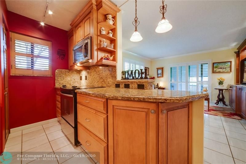 677 Trace Circle, Unit 102 Deerfield Beach, FL 33441 - Photo 3 of 31