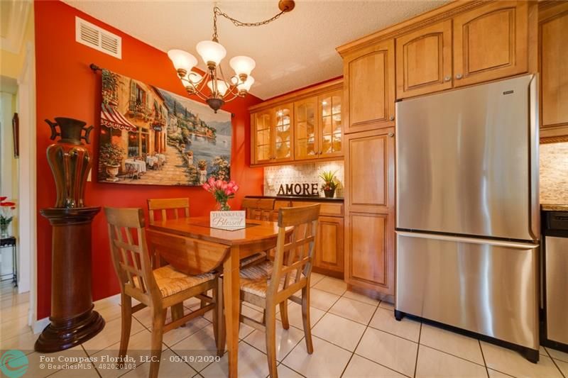 677 Trace Circle, Unit 102 Deerfield Beach, FL 33441 - Photo 4 of 31