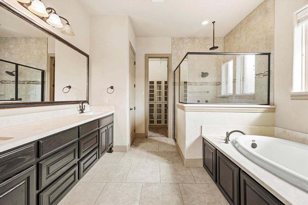 647 Gillon Way Rockwall, TX 75087 - Photo 23 of 40 Who wouldn't love this master bath?