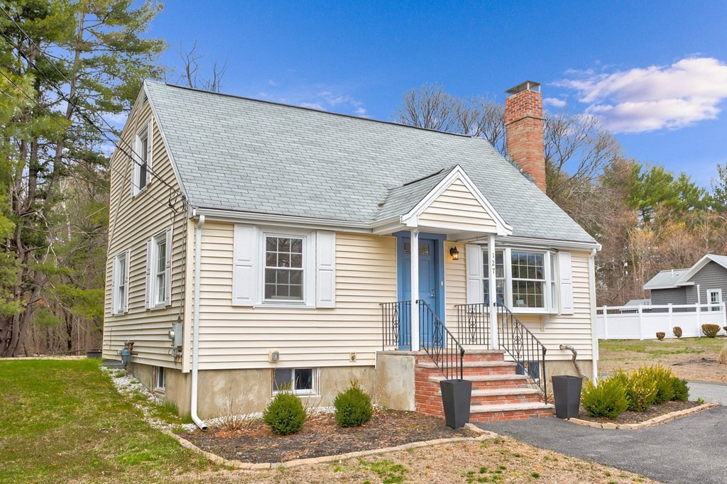 127 Elm Street North Reading, MA 01864 - Photo 2 of 25