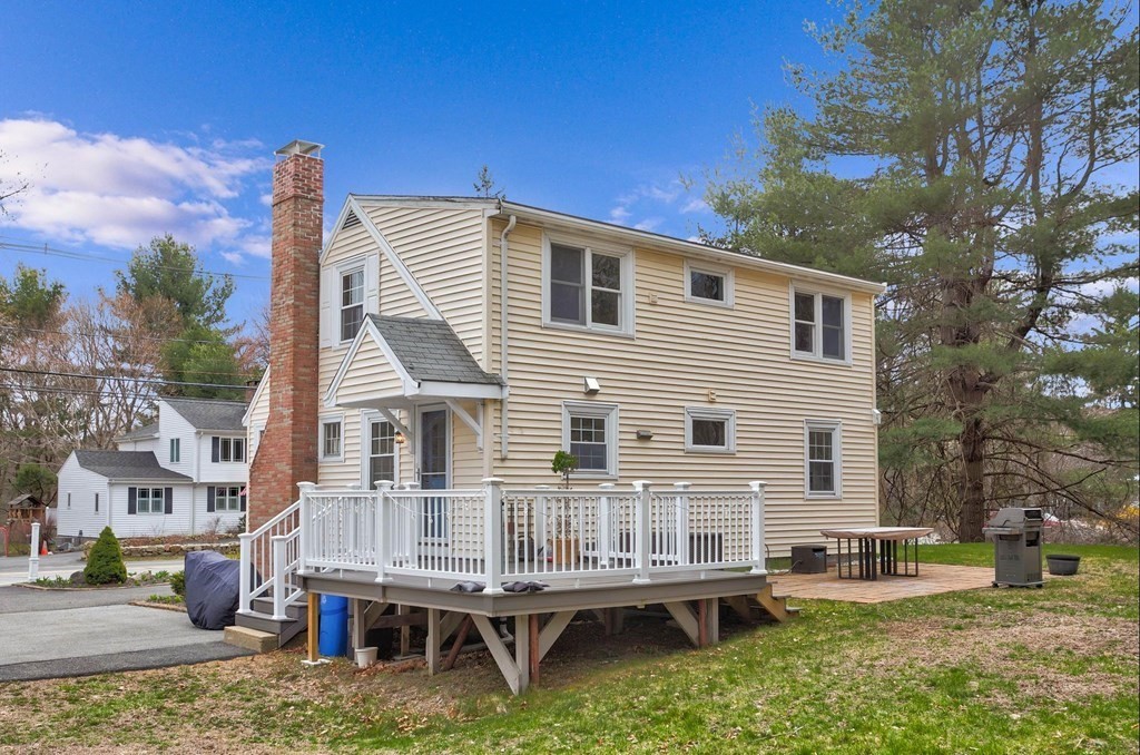 127 Elm Street North Reading, MA 01864 - Photo 3 of 25