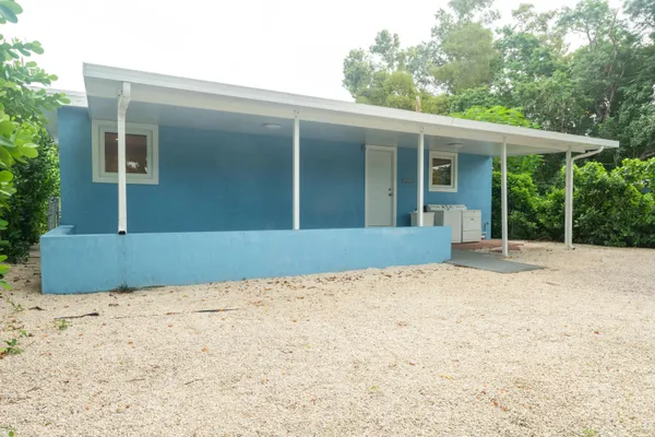 a view of a house with a outdoor space