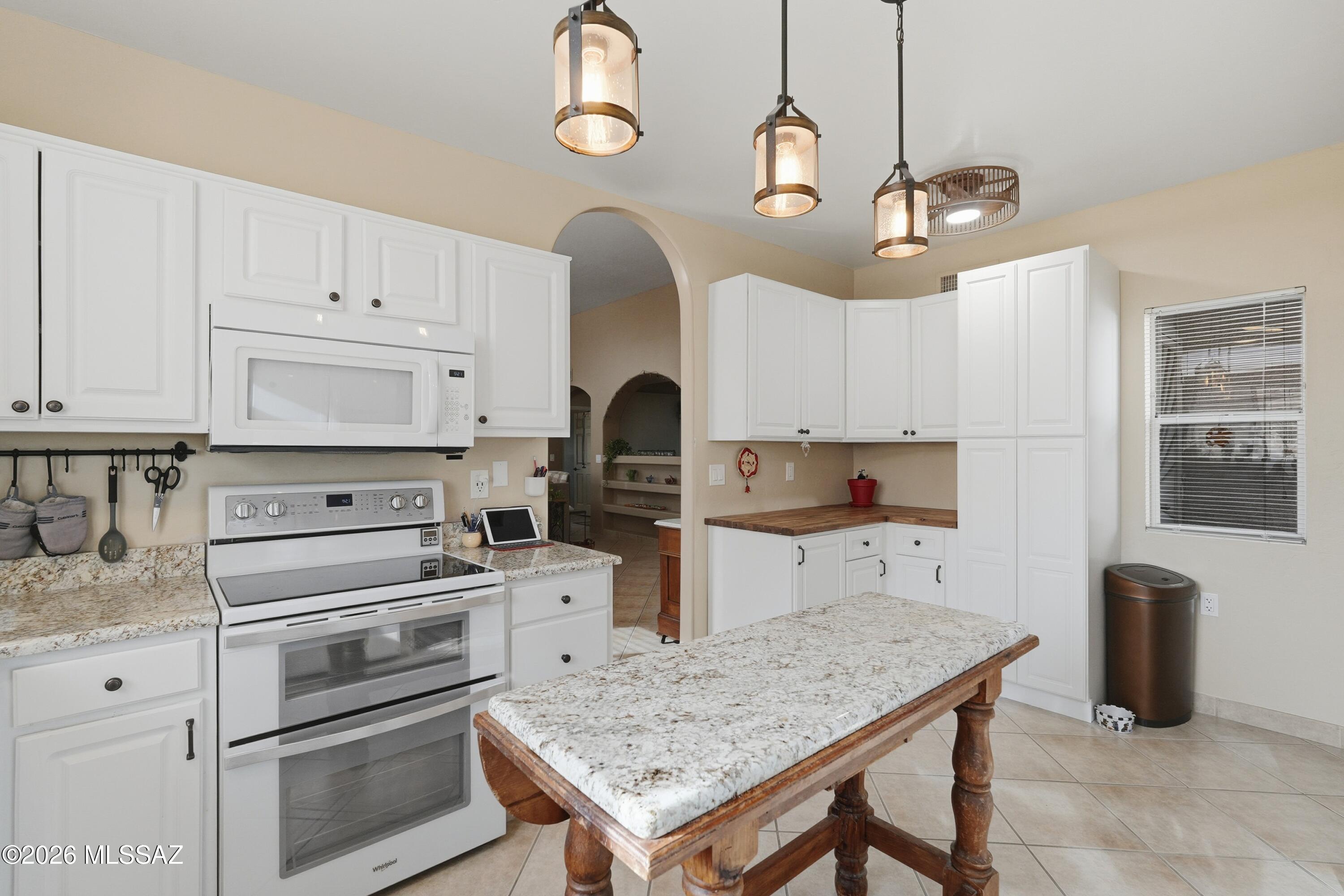 1632 North Rio Mayo Green Valley, AZ 85614 - Photo 15 of 26 Kitchen