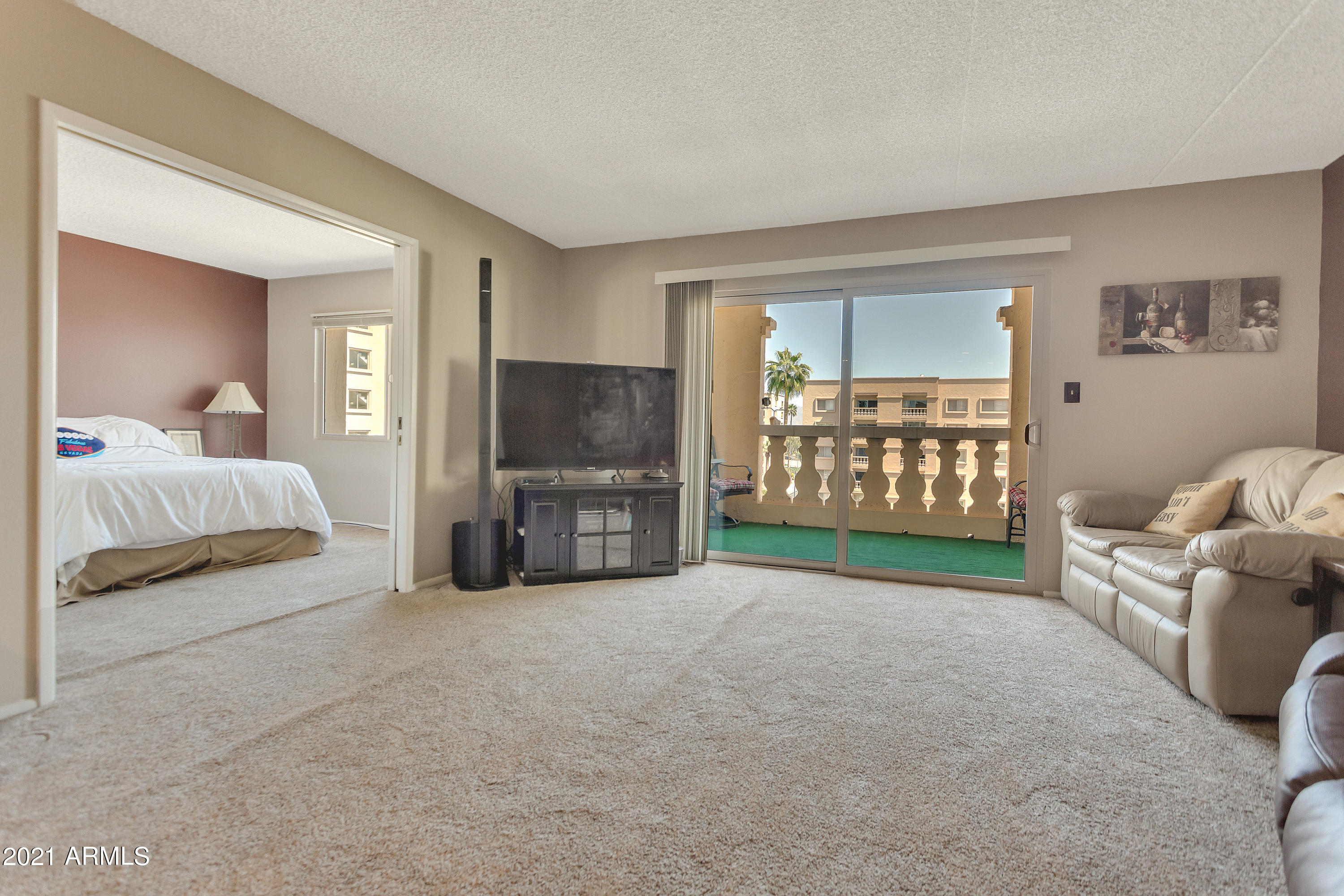 7920 East Camelback Road, Unit 504 Scottsdale, AZ 85251 - Photo 17 of 35 Living 5