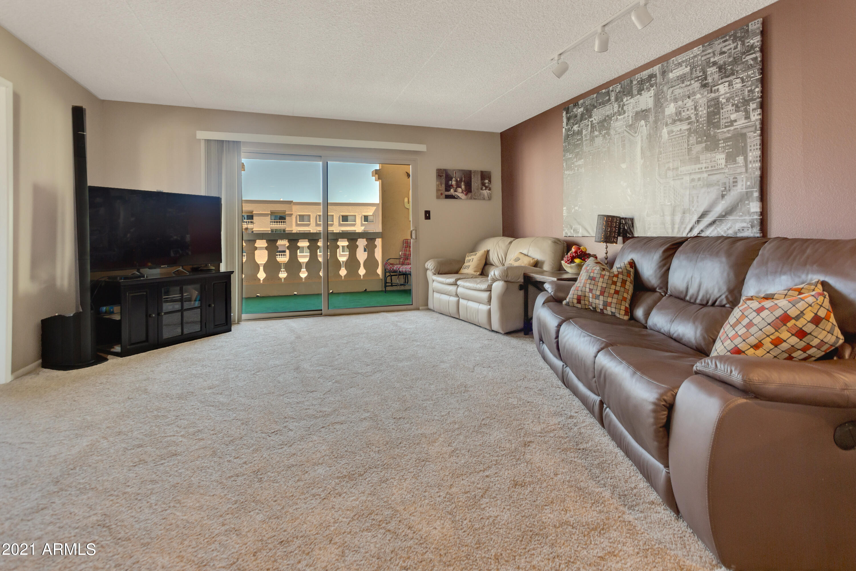 7920 East Camelback Road, Unit 504 Scottsdale, AZ 85251 - Photo 4 of 35 Living 3