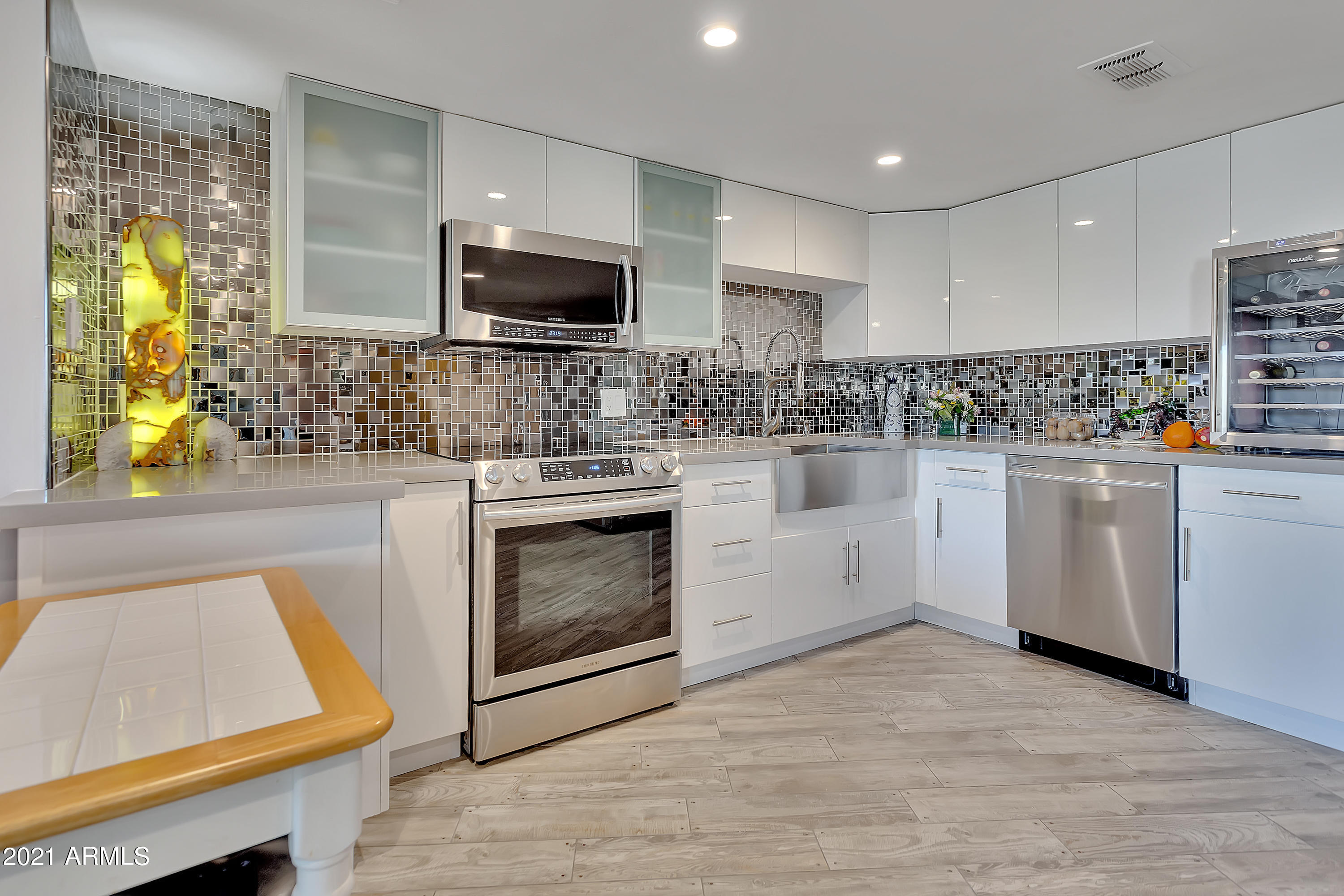 7920 East Camelback Road, Unit 504 Scottsdale, AZ 85251 - Photo 5 of 35 Kitchen 2