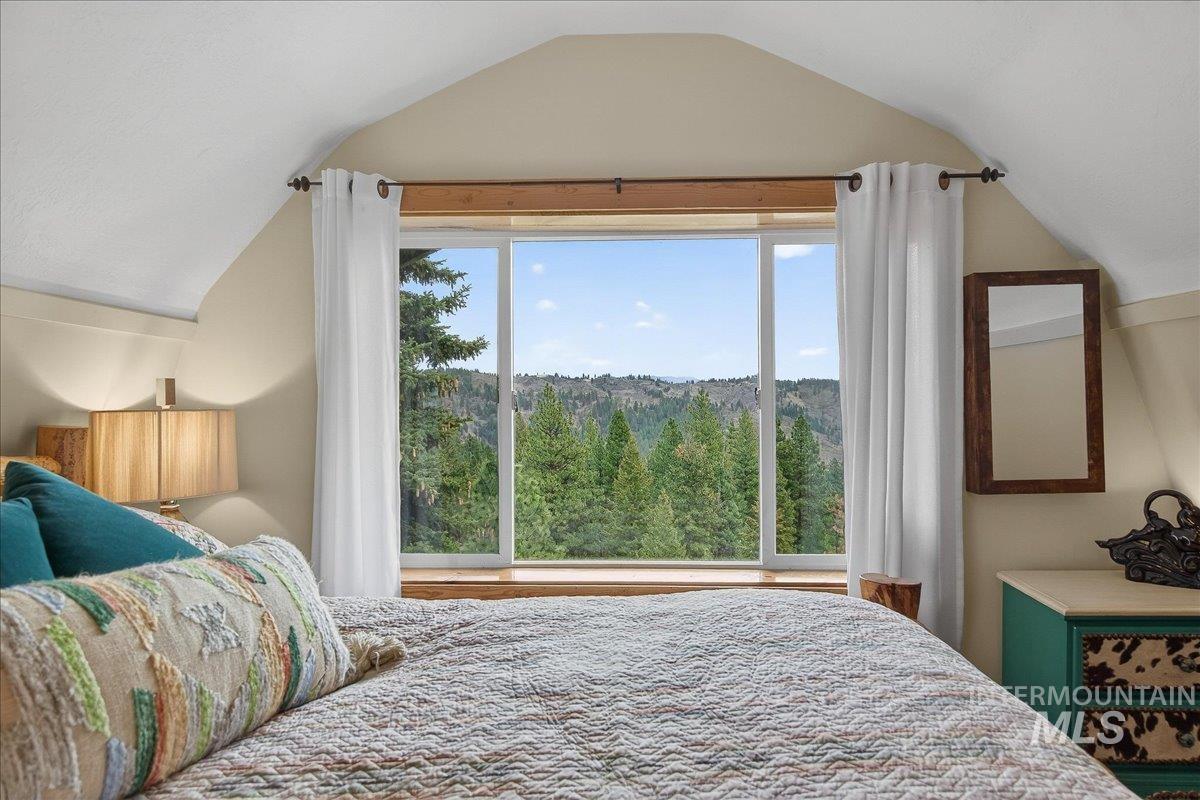 239 Tollgate Road Boise, ID 83716 - Photo 27 of 50 View of bedroom