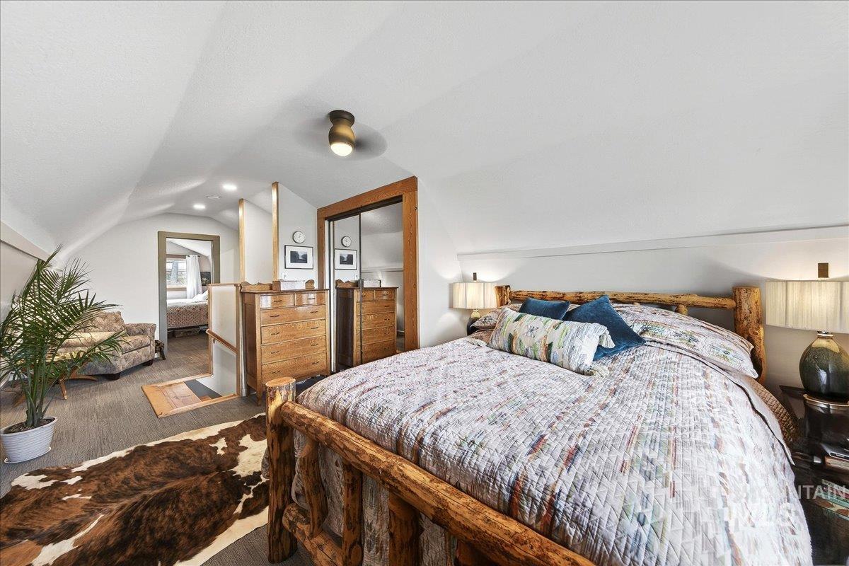 239 Tollgate Road Boise, ID 83716 - Photo 28 of 50 Bedroom featuring lofted ceiling and a closet