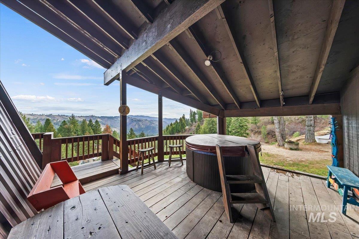 239 Tollgate Road Boise, ID 83716 - Photo 40 of 50 Deck with a hot tub