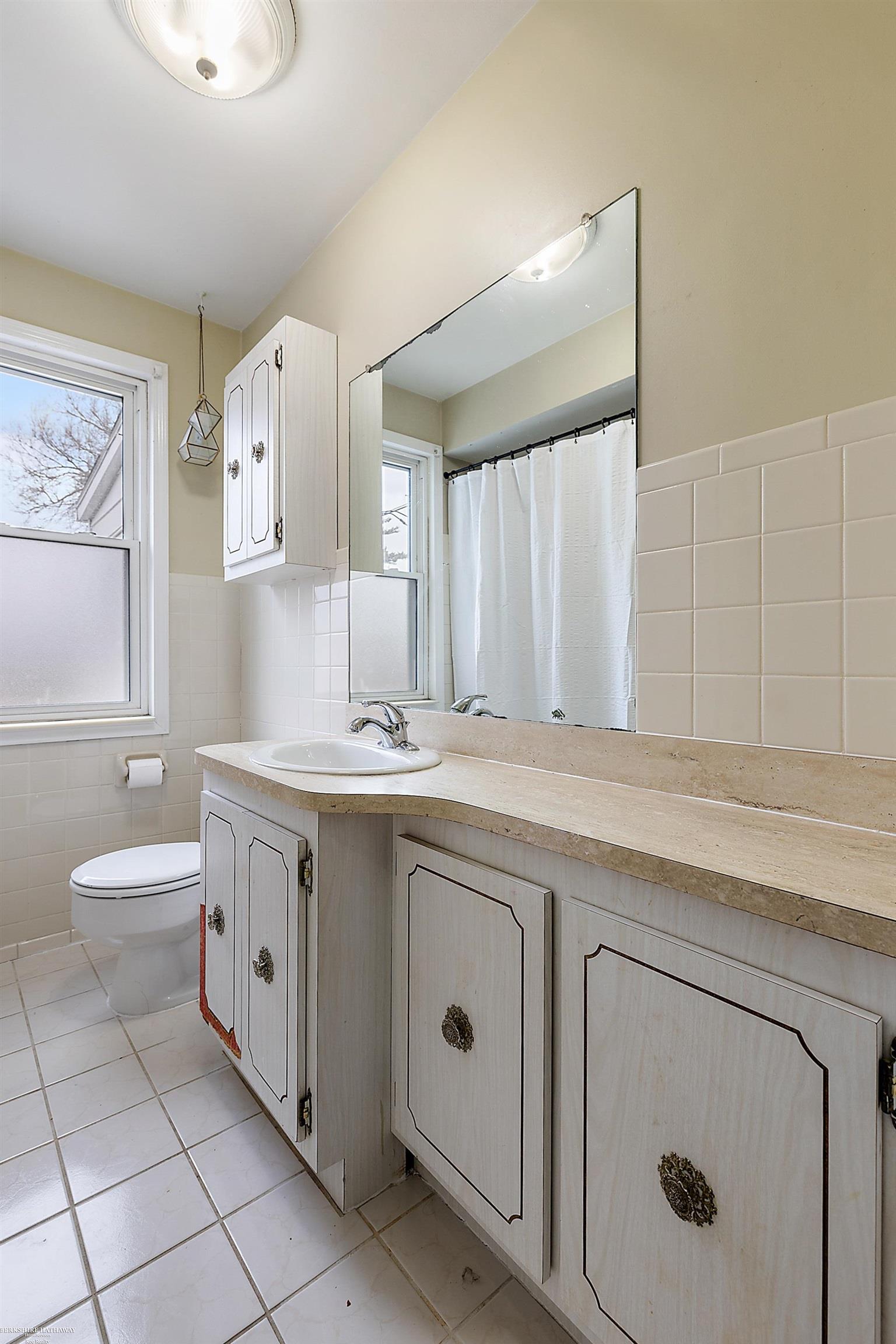 11401 East 11 Mile Road Warren, MI 48093 - Photo 24 of 30 50129627-0876c633-5609-4b09-bab0-86a4379a9c2a.JPG