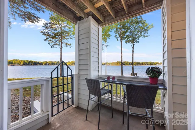 $450,000 | 907 Southwest Drive, Davidson, NC 28036